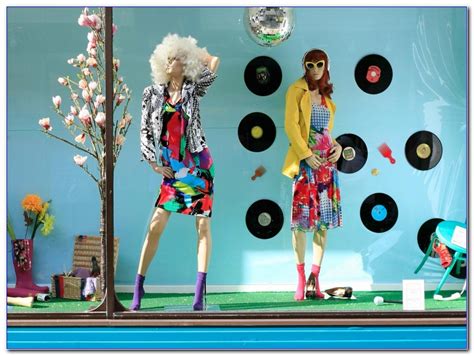 Free ONLINE Fashion Merchandising COURSES | Best Education ... The fashion merchandising degree online courses are taught by industry experts working in the field.