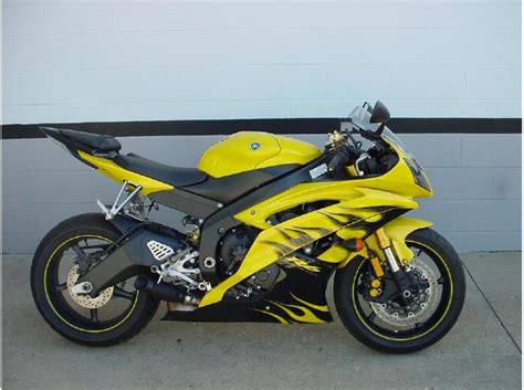 Confidence, agility, performance… maximum excitement for maximum fun. 2008 Yamaha YZF-R6 for sale on 2040-motos