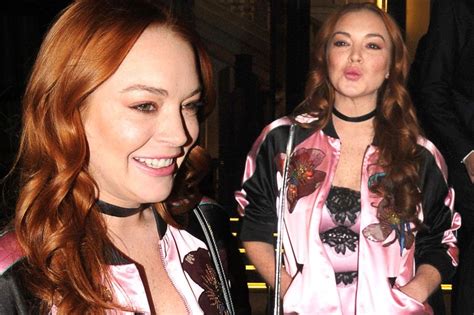 has lindsay lohan converted to islam actress returns to instagram with arabic message irish