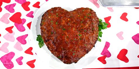I use 2 pounds of chuck and 1 pound of sausage in my meatloaf and i always bake it at 350 for at 5 years ago. Siri's Heart-Shaped Meatloaf - TODAY.com