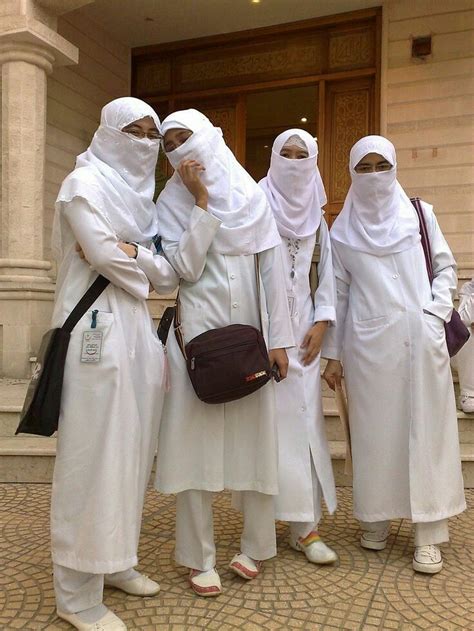 Perfectly Modest Muslim Nurses Islam Women Beautiful Muslim