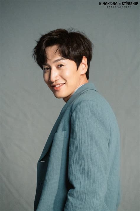 Lee kwang soo (born 14 july 1985) is an actor from south korea. Lee Kwang Soo is all smiles in new profile photos ...