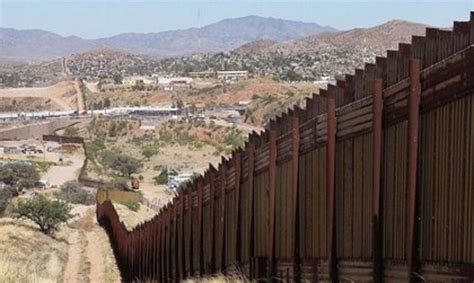 Eu Cierra Su Frontera Con México En Del Río Texas Para Frenar Entrada