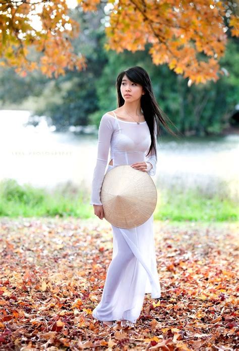 【画像】ベトナムの民族衣装「アオザイ」好きなワイがアオザイ女子の画像貼ってく アオザイ、民族衣装、アジア系モデル
