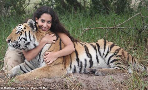 Alimin Nonchik A Sexy Girl Loves Siberian Tiger