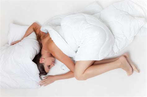 7 Benefits Of Sleeping Without A Pillow The Last One Will Convince You