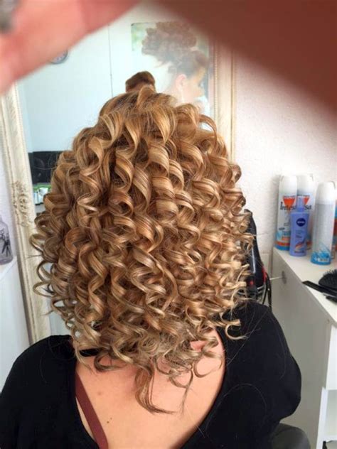 Pin By Marie On Curls Curls Curls Curling Hair With Wand Wand