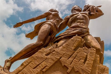 Una De Las 7 Maravillas De África Le Monument De La Renaissance