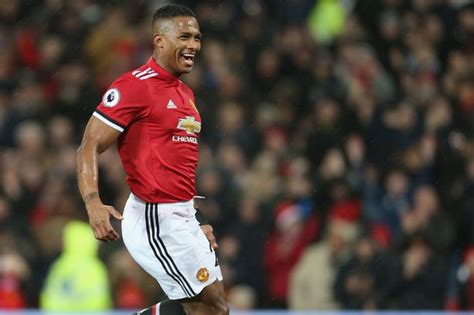 Antonio Valencia Names Eight Manchester United Players In His Teammates