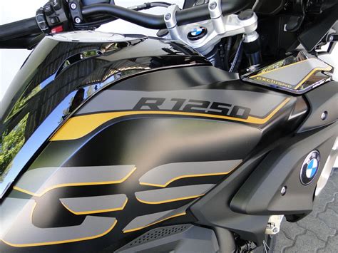 The 2019 bmw r 1250 gs in the exclusive paint scheme. Motorrad Vorführmodell kaufen BMW R 1250 GS EXCLUSIVE NEU! Hobi-Moto AG Winterthur
