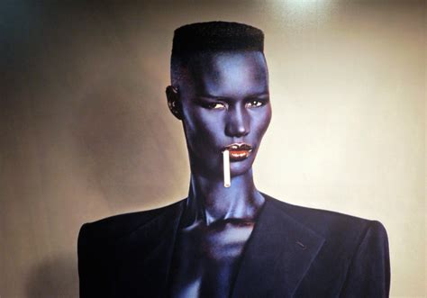 Jul 11, 2021 · grace jones is a very famous actress and a singer. Grace Jones : trois raisons de lire son autobiographie - Elle