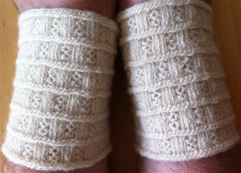 O these wrist warmers are knit as a tube, which means that you don't need to do dr seussesque stripey wrist warmers. Lappone: White Wrist-warmers in twined knitting