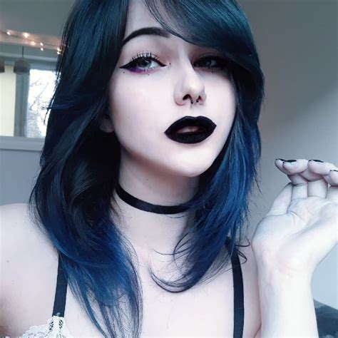 燃やしちゃうぜ🔥 cute emo girls gothic hairstyles punk hair