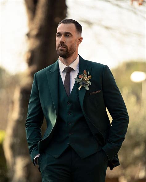 Best Wedding Suits For The Groom And Groomsmen 2024 Hockerty