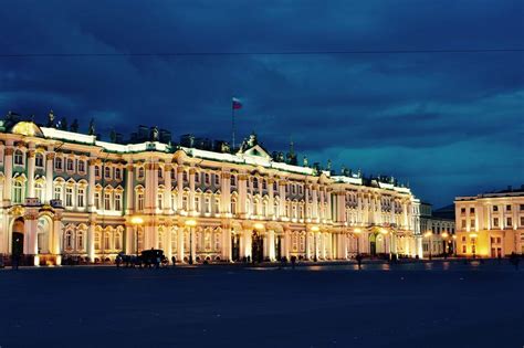 Ensembles d'architecture grandiose, belles cours, parcs luxueux, musées uniques. 15 Best Webcams of Saint Petersburg in Russia (High Quality)
