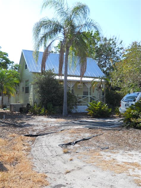 The definition of a florida cracker. Type Of House: Cracker House