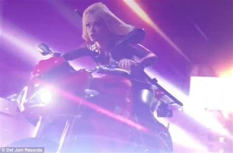 Iggy Azalea Unveils New Black Widow Music Video Featuring Rita Ora Daily Mail Online