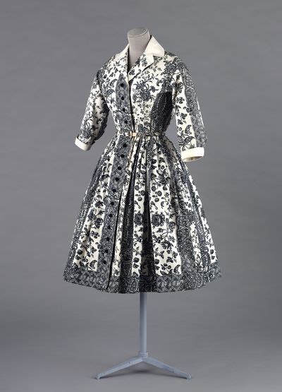 Musée Galliera Les Années 50 La Mode En France 1947 1957 Une