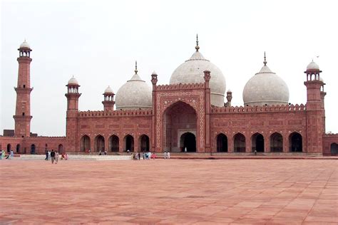 Although most of the largest mosques are located in major islamic countries, many newly built mosques are also found in different countries around the world. Top 10 Muslim Countries All over the World
