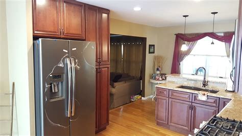 30,000 sqft of kitchen cabinets and bathroom vanities under one roof. Kitchen Cabinet Kings Reviews & Testimonials
