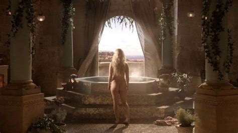 Gata Da Vez Emilia Clarke Nua Daenerys Targaryen De Game Of Thrones