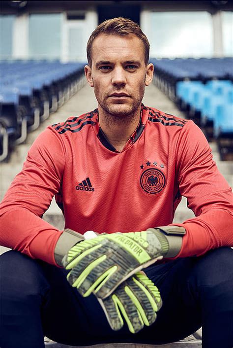 Dit shirt zal door de duitse sterspelers gedragen worden tijdens de trainingen. Duitsland keepersshirt EK 2020 - Voetbalshirts.com