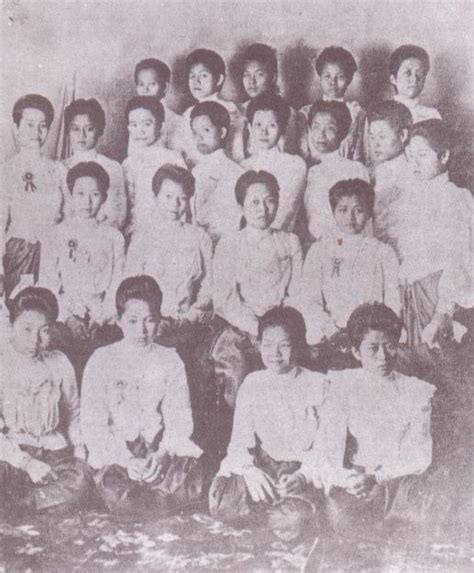 เหรียญทองมงกุฎไ ทย ชั้นที่ 7 4 ร.ท.ช. พระเจ้าบรมวงศ์เธอ พระองค์เจ้าวาปีบุษบากร - วิกิพีเดีย