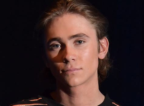 Felix sandman was born on october 25, 1998 in värmdö, stockholms län, sweden as karl felix wilhelm sandman. Årets dummaste Melodifestivalnyhet - redan nu ...