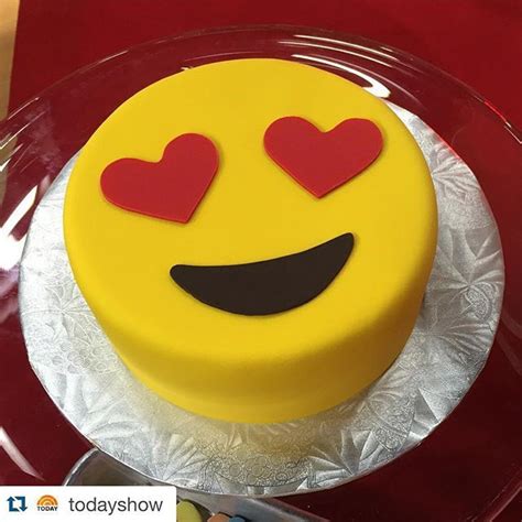 Best 20 Emoji Cake Ideas On Pinterest Birthday Cake Emoji Emoji