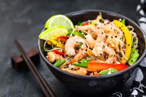 Recette simple dun wok de crevettes aux légumes et aux noix de cajou