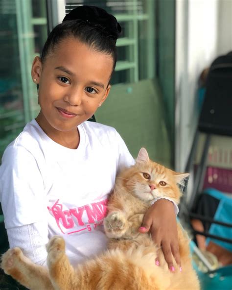 Semoga keluarga ini aman damai selalu. "Sebak Pegang Dada Ni" - Terbang Ke Korea, Anak Nabila ...