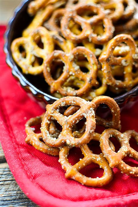 Slow Cooker Garlic Ranch Pretzels The Salty Pot