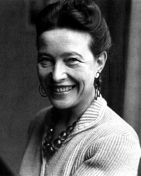 Simone De Beauvoir La Mujer Que Nació Burguesa Odió A Su Clase Y