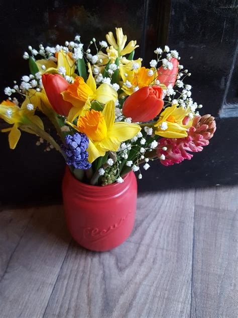Spring Flower Vase Buy Online Or Call 01623 622002