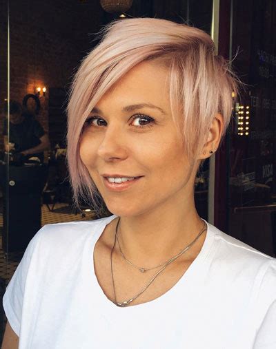 Blonde pixie for older ladies. 28 Most Flattering Bob Haircuts for Round Faces in 2019 in 2020 | Hair styles for women over 50 ...