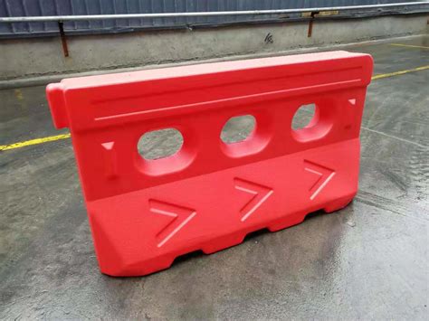 China Road Traffic Plastic Water Filled Barrier - China Go Kart Barrier ...