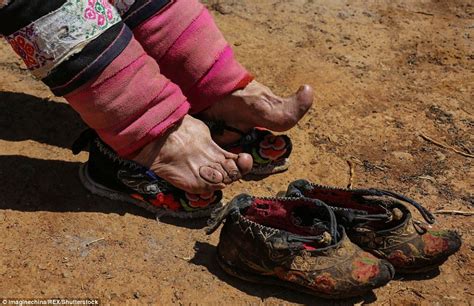 Elderly Chinese Villagers Show Off Their Bound Feet Women In China Chinese Women Chinese Culture
