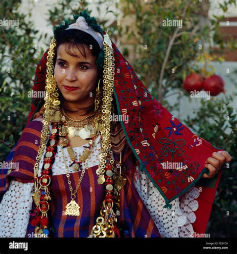 Tunisian Headwear Hi Res Stock Photography And Images Alamy