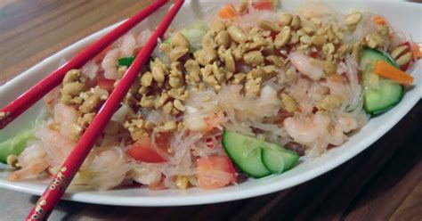 The absolute best shrimp marinade made with garlic, herbs, spices and lemon. Thailändischer Glasnudelsalat mit Shrimps - einfach ...