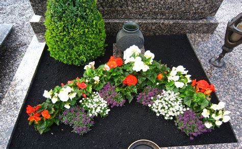 Welche arten von bepflanzung gibt es? Bildergebnis für grabbepflanzung sommer beispiele ...