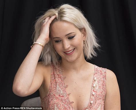 Jennifer Lawrence Flashes Her Cleavage And Toned Waist In A Crop Top In