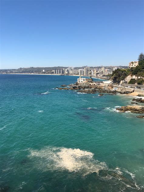 Documental que recorre la vida y obra de aldo francia uno de los fundadores del movimiento llamado nuevo cine latinoamericano. Vina Del Mar, Chile | Vina del mar, Adventure, Beach