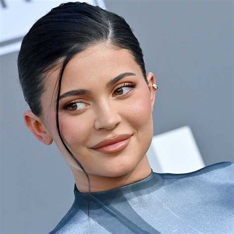 Kylie Jenner News Latest Makeup Hair Outfits And Style Pics