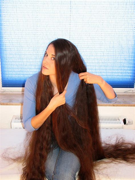 I miss my long hair. Long Haired Women Hall of Fame: Marianne