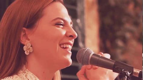 Η ρένα μόρφη που ξεκίνησε σόλο καριέρα με το ψευδώνυμο σούλη ανατολή, έχει δοκιμαστεί και ως ηθοποιός με τον πρωταγωνιστικό ρόλο στην ταινία «φαντασία» στο πλευρό του γιάννη στάνκογλου. Όταν σου χορεύω - Ρένα Μόρφη (Unplugged) - YouTube