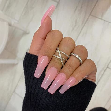 Seguro que te puede interesar. Uñas color natural ¿Te apuntas a una manicuras más natural?
