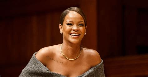 Rihanna Accepts Coveted Award From Harvard With Beautiful Speech Huffpost News