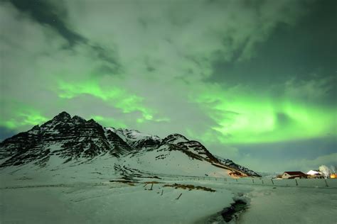 Aurora Borealis In Iceland 4k Ultra Hd Wallpaper Sfondo 4495x3000