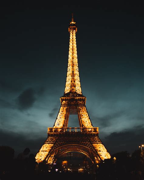 1000 Eiffel Tower At Night Pictures Download Free Images On Unsplash