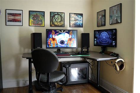 The magic of the internet. Gaming Desks | Ikea gaming desk, Pc desk, Ikea bekant